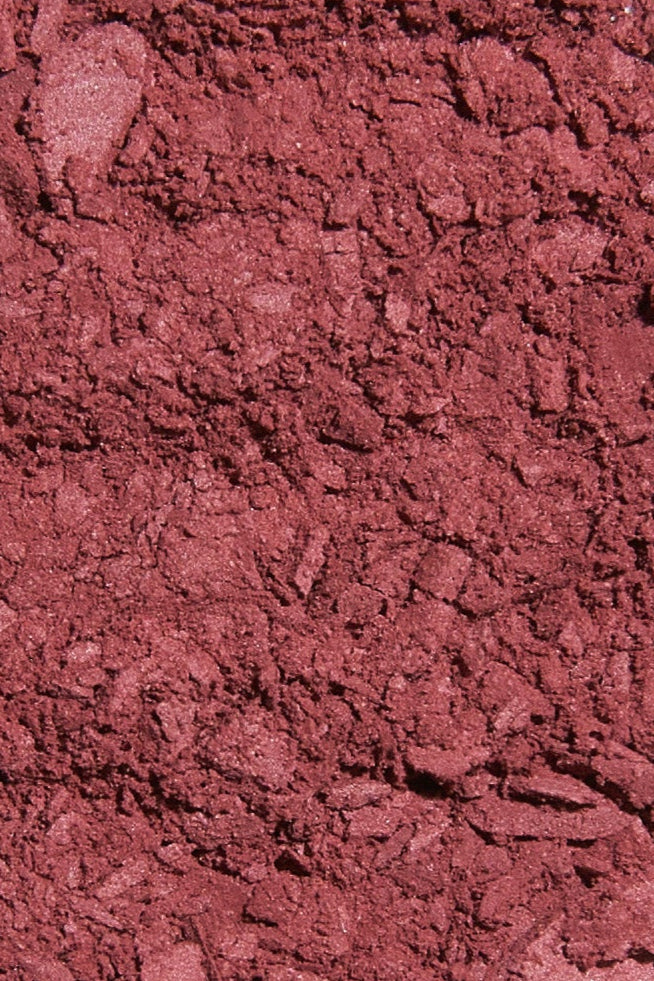 Renu Berry Juicy Powder Blush – vibrant berry pink blush for a radiant, long-lasting glow