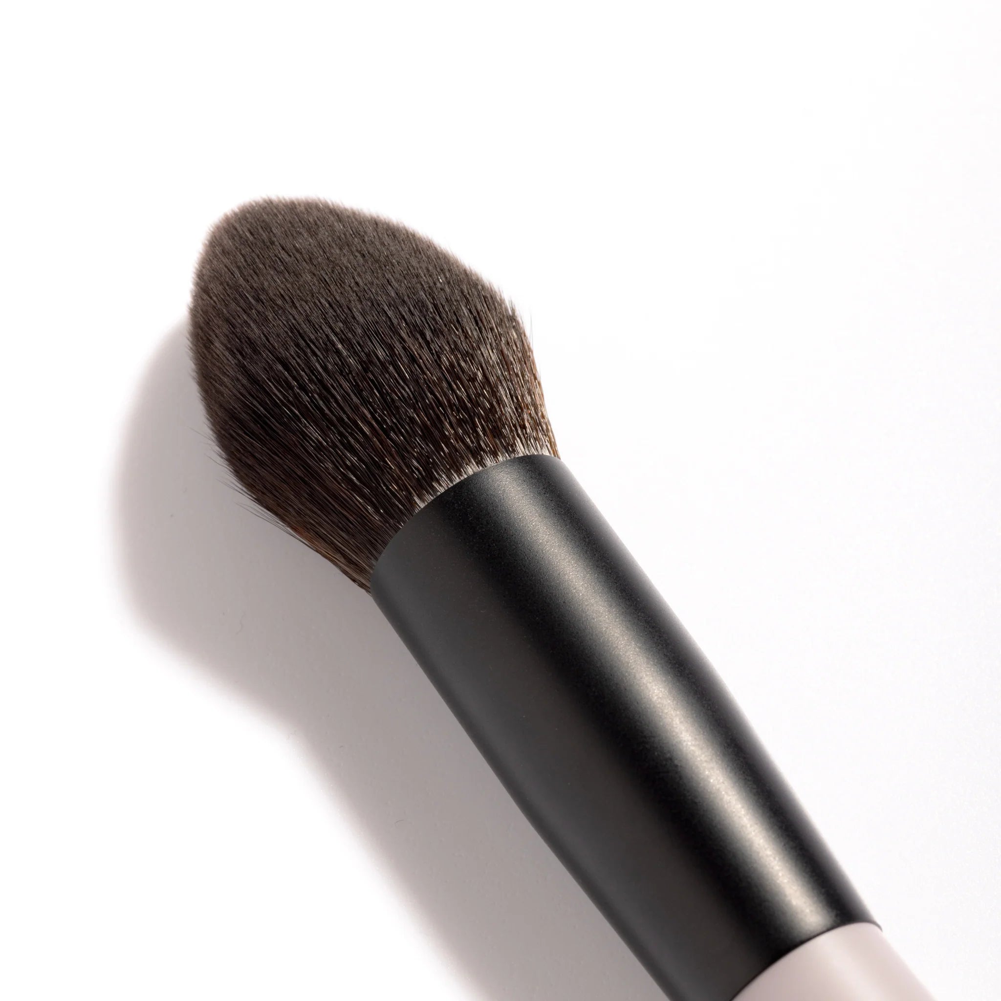 Jo Leversuch Full Powder Brush – vegan makeup brush for bronzer, powder and finishing