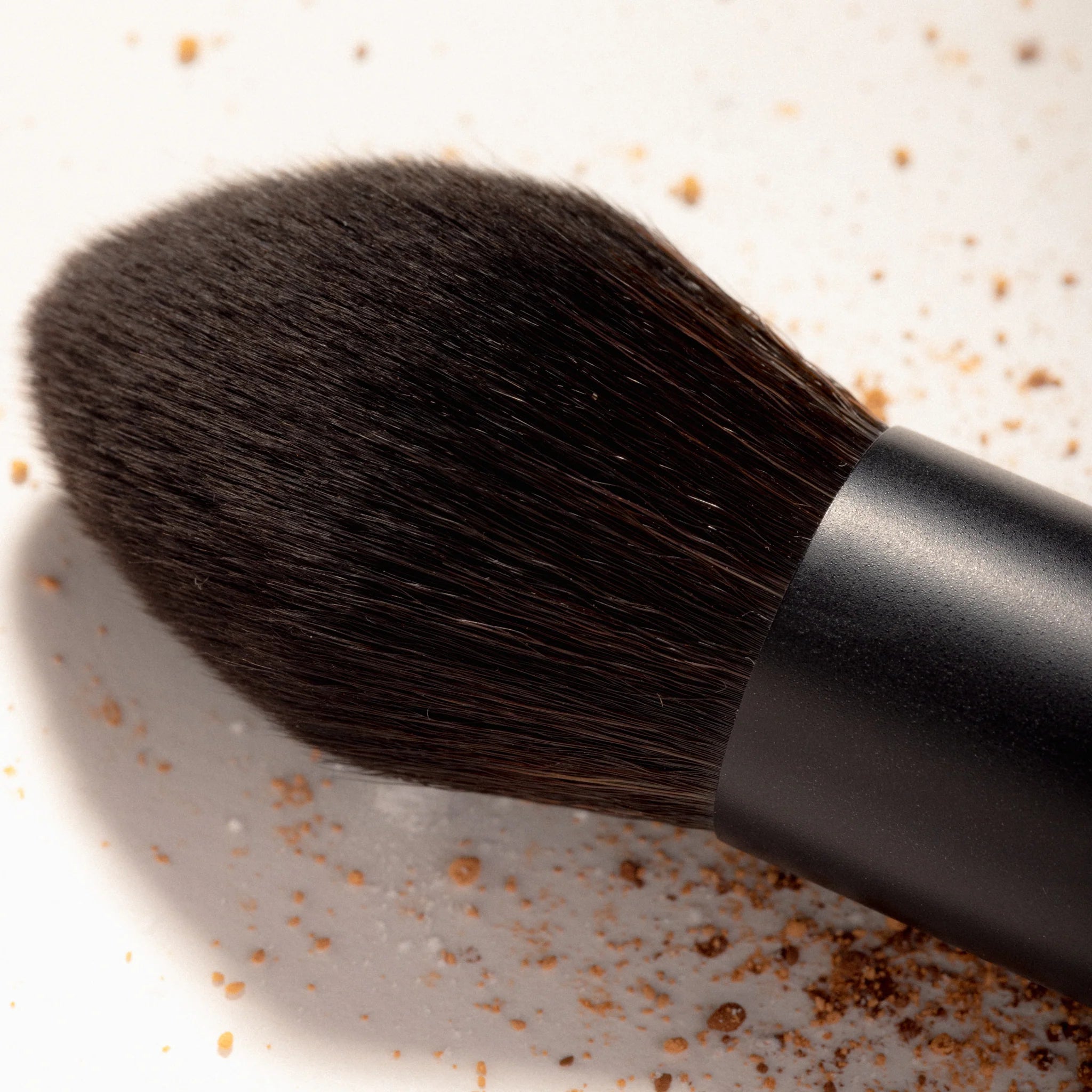 Jo Leversuch Full Powder Brush – vegan makeup brush for bronzer, powder and finishing