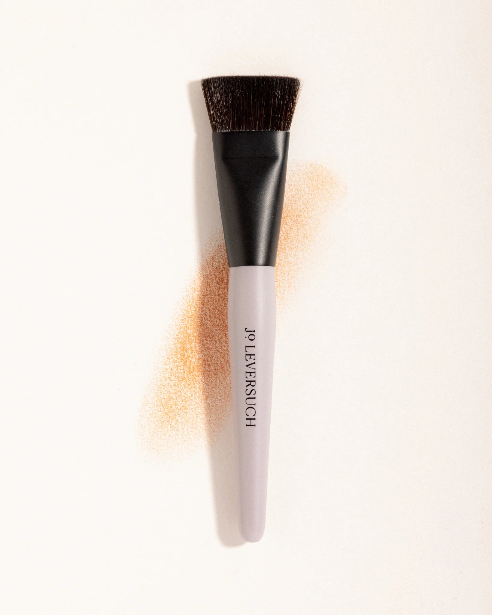 Jo Leversuch Angled Brush – vegan contour and foundation brush for precise sculpting and blending