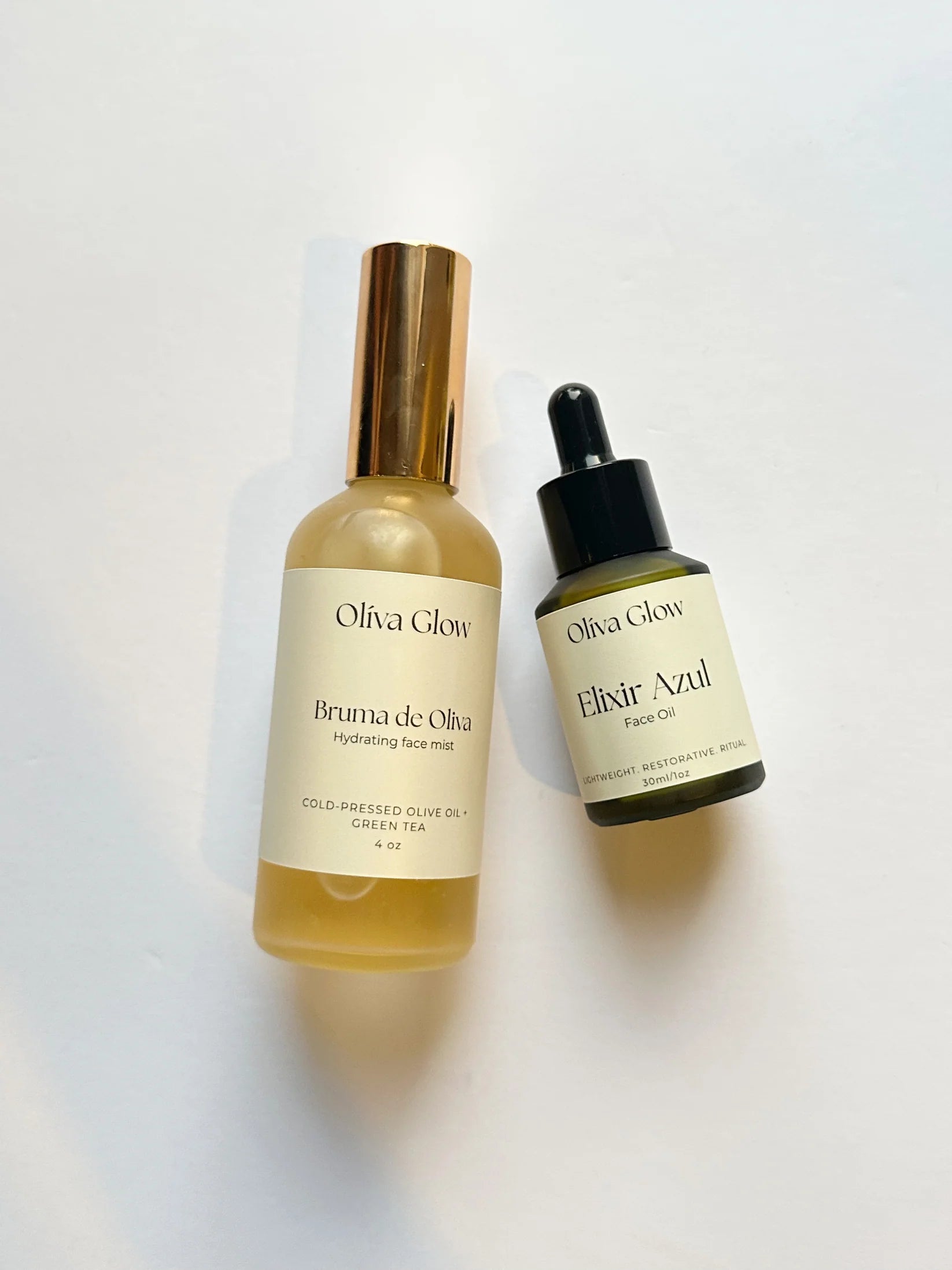 Olíva Glow Bruma de Oliva face mist with olive and green tea extract for hydrated, radiant skin.