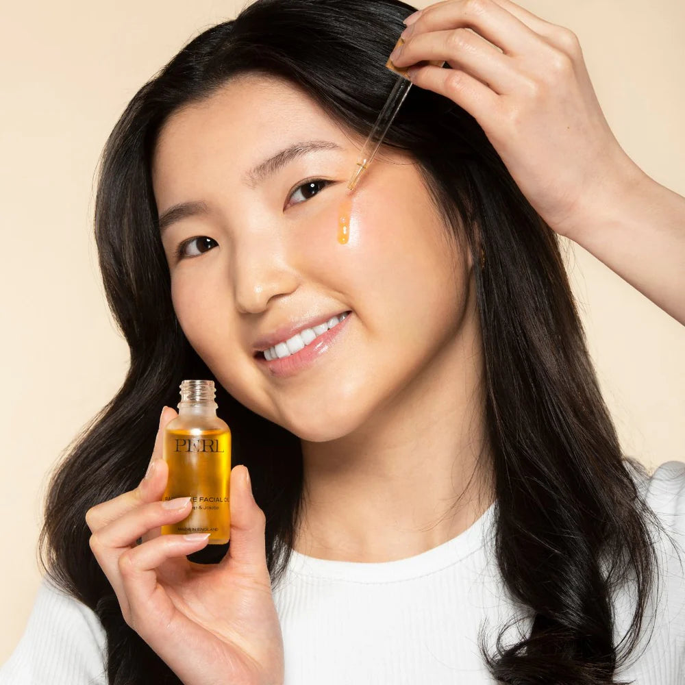 PERL Radiance Facial Oil bottle – vegan face oil that hydrates, brightens, and restores glow