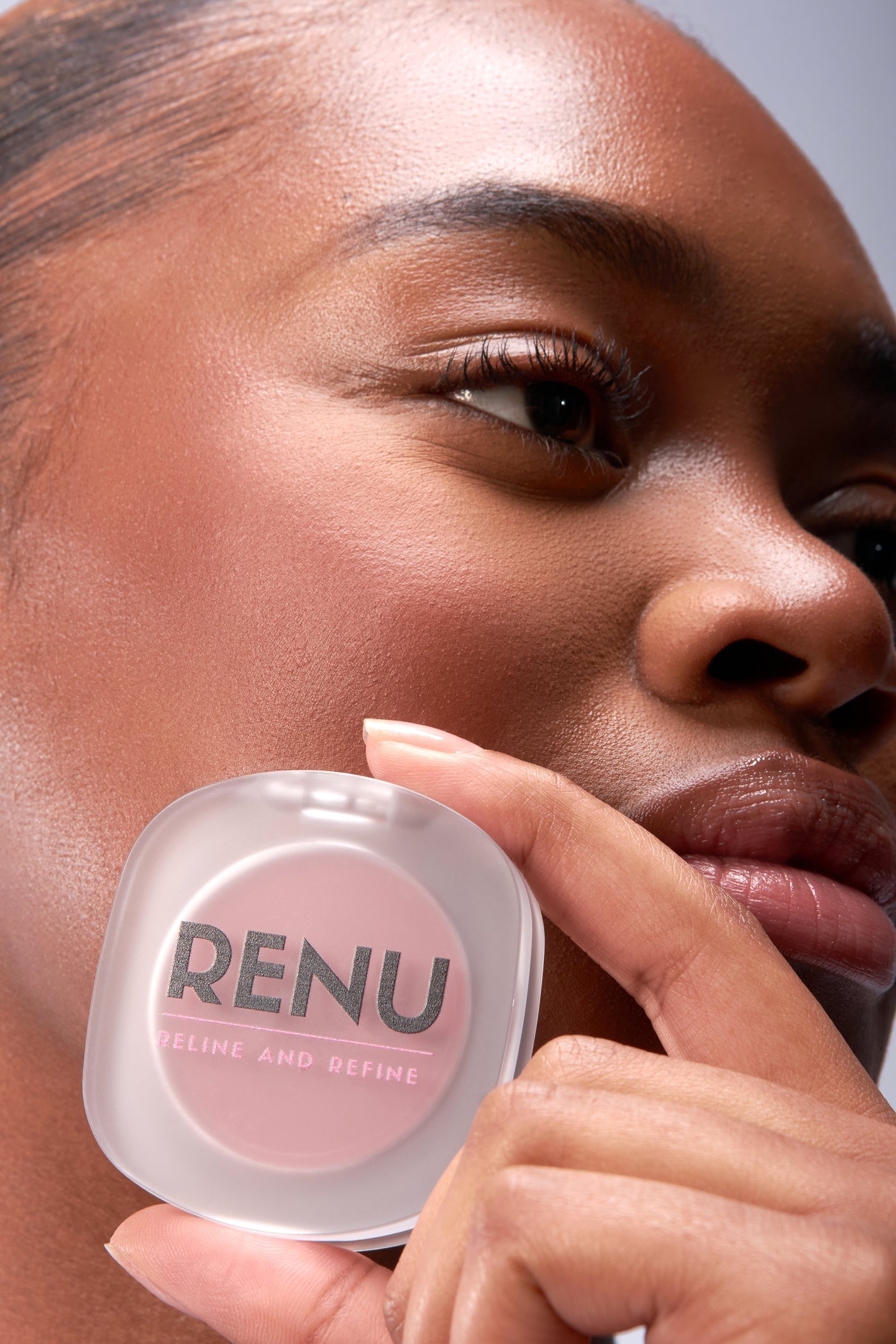 Renu Berry Juicy Powder Blush – vibrant berry pink blush for a radiant, long-lasting glow