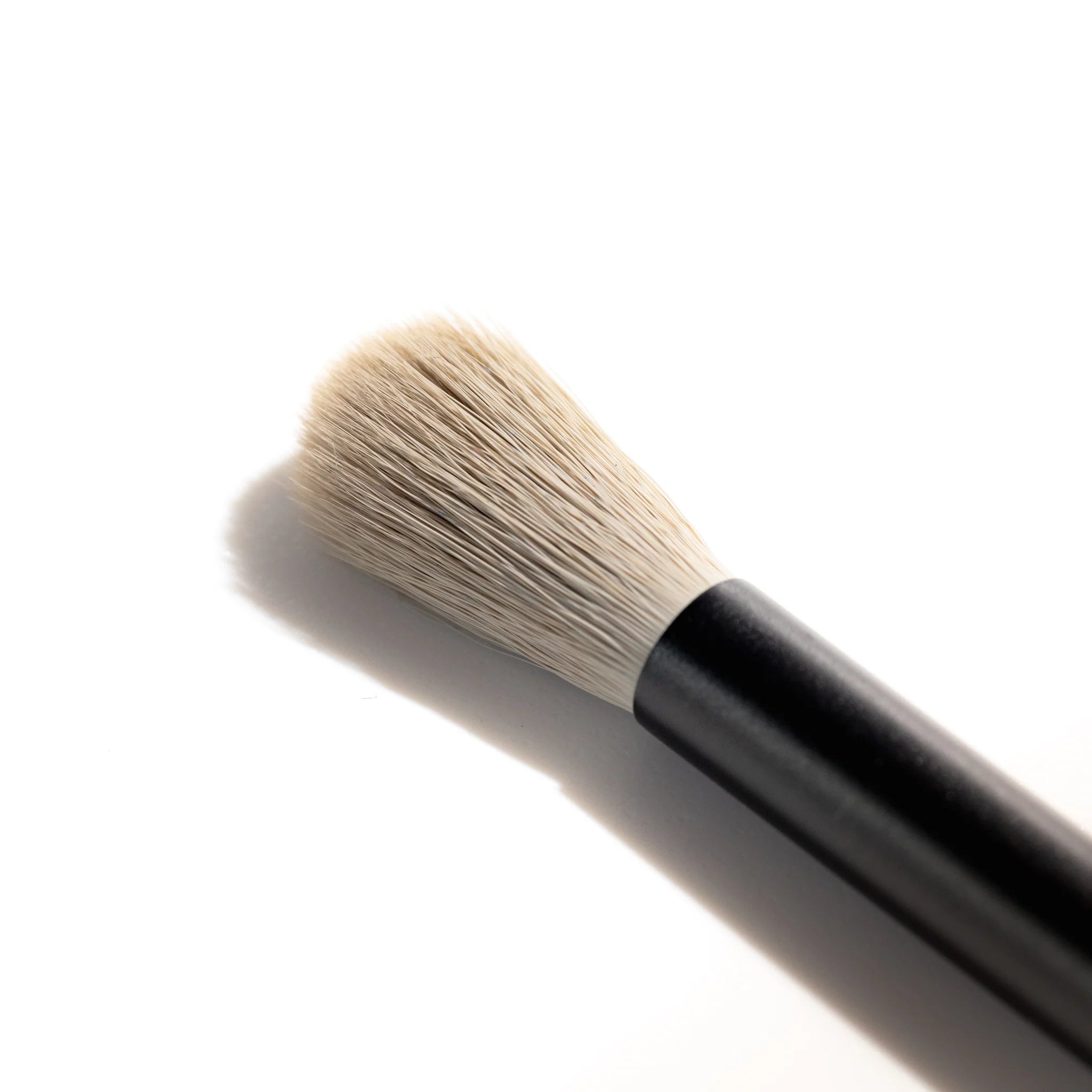 Jo Leversuch Concealer Brush – vegan precision brush for flawless under-eye and blemish coverage