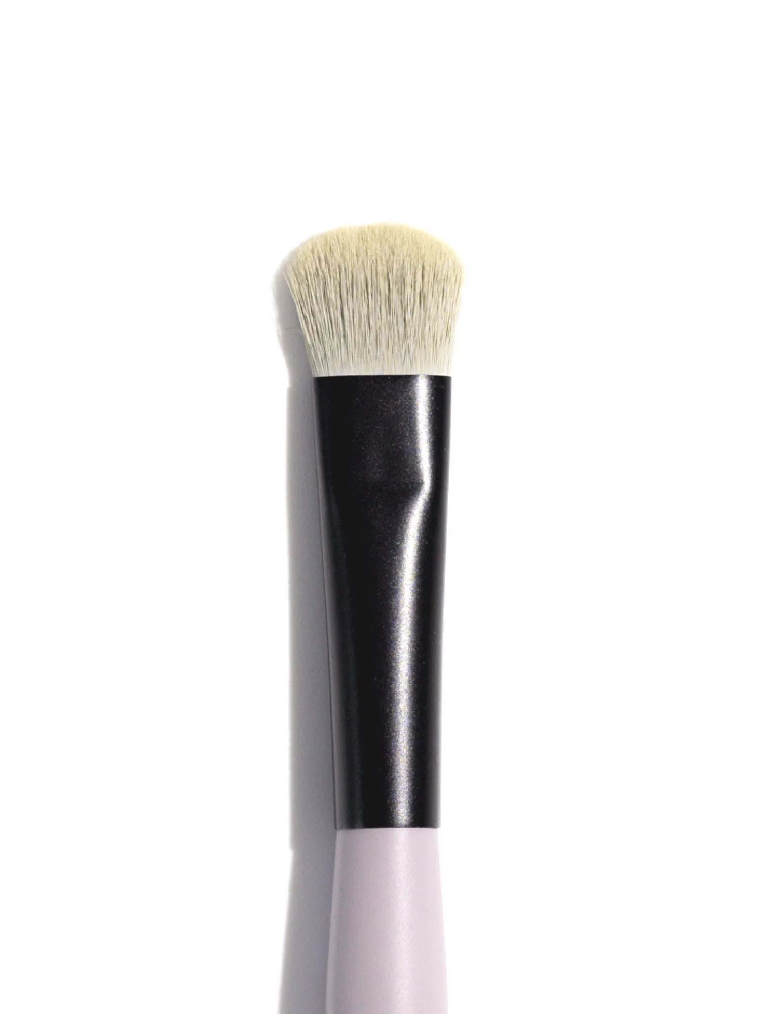 Jo Leversuch Flat Eyeshadow Brush – vegan precision brush for mono eyeshadow and lash line depth