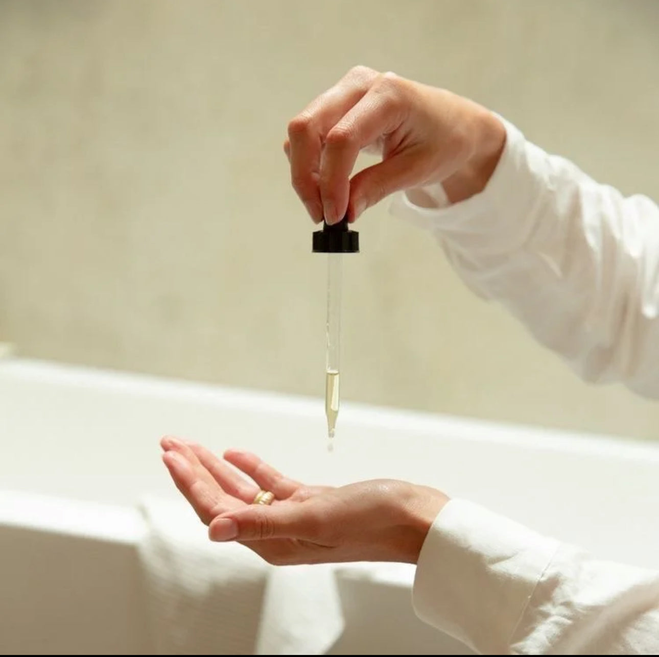 Iehana Peptides Wonder Serum – firming and anti-ageing serum with peptides for mature and sensitive skin