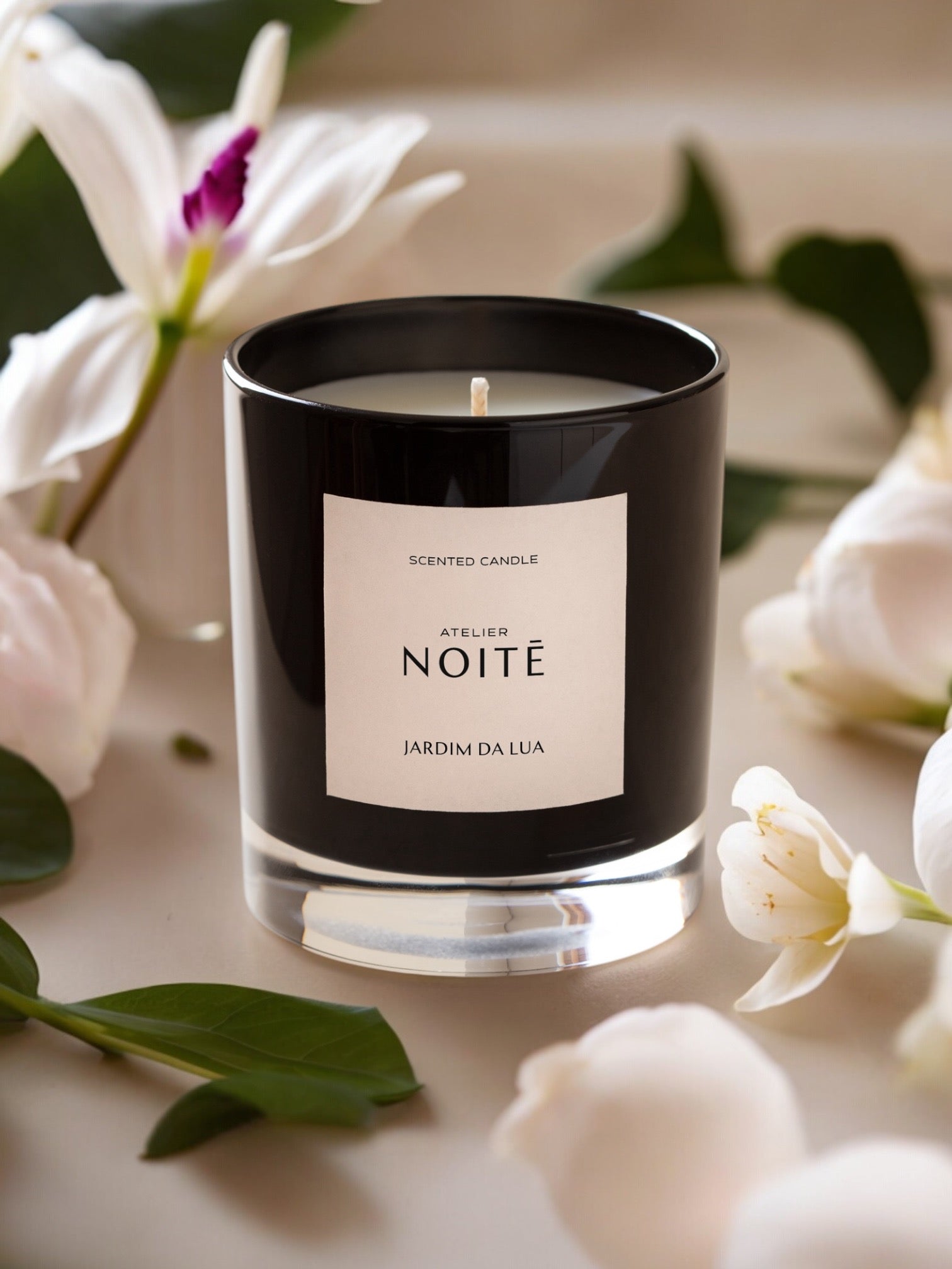 Atelier Noitē Jardim da Lua Candle — lily, iris & ylang ylang floral vegan candle