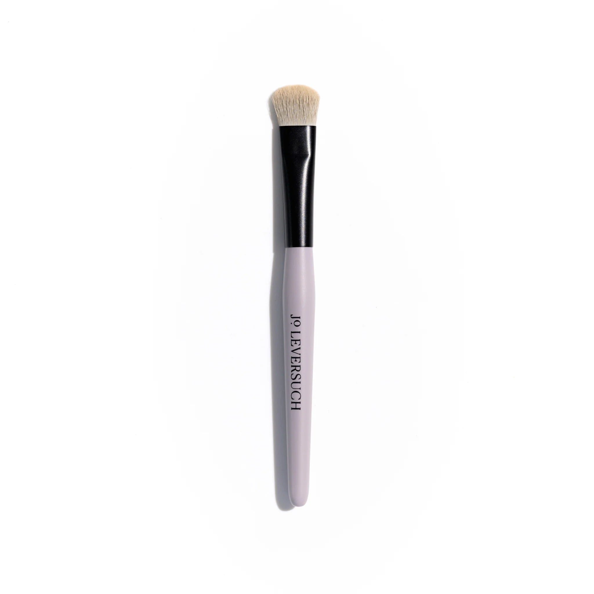 Jo Leversuch Flat Eyeshadow Brush – vegan precision brush for mono eyeshadow and lash line depth