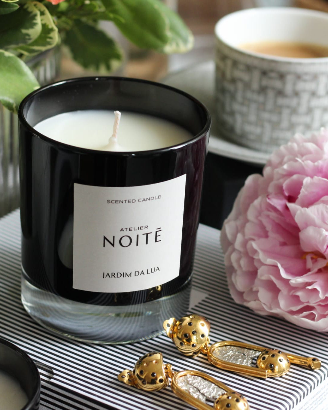 Atelier Noitē Jardim da Lua Candle — lily, iris & ylang ylang floral vegan candle